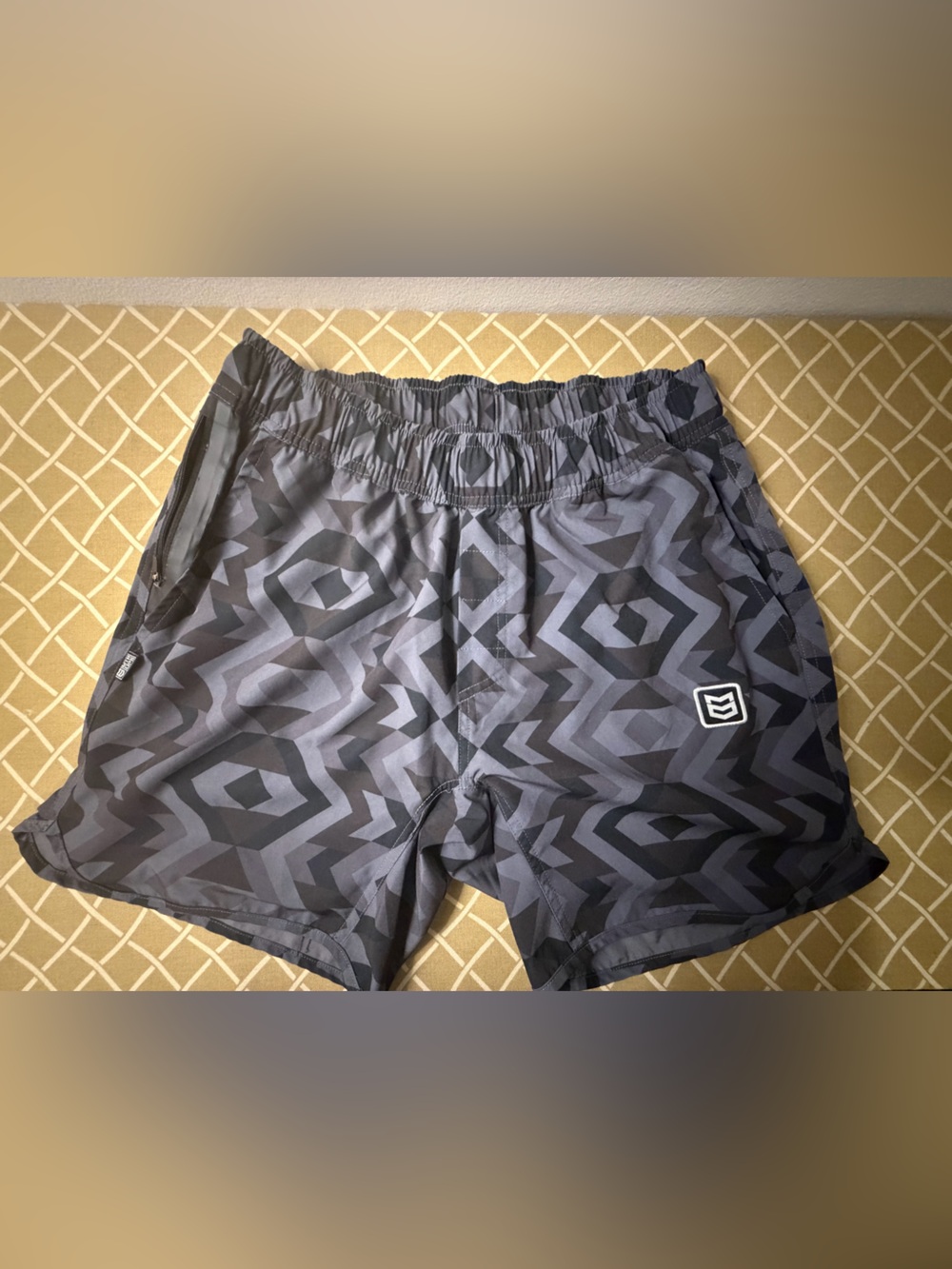 MTN OPS Men’s Small Gray Black Geometric Athletic Running Gym Shorts Zip Pocket